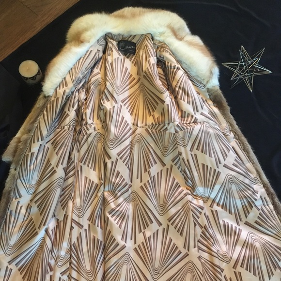 FULL LENGTH MUSCRAT WITH FOX COLLER FUR COAT! 🧥 - Picture 4 of 6